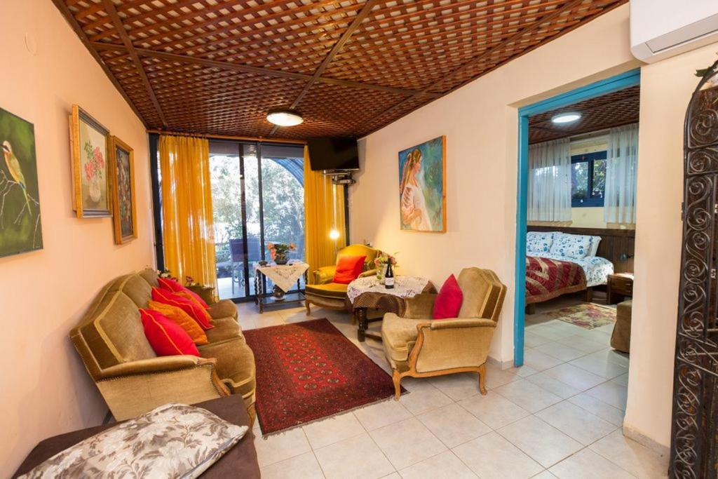 Havaya Ba Nof Lodge Rosh Piná Habitación foto